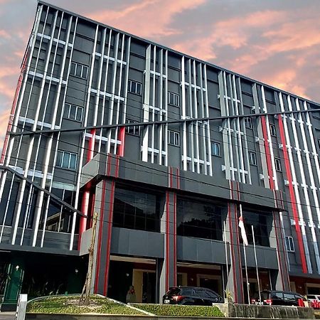 New Hollywood Hotel Pekanbaru Exterior foto